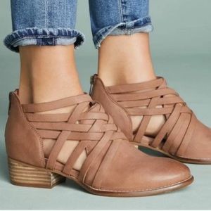 Seychelles real leather cut out booties size 5.5